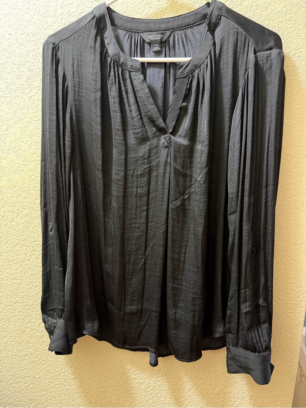 Simply Vera Vera Wang Black Long-Sleeve Pleated V-Neck Blouse
